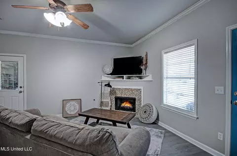 Living - 608 Shadowridge Dr, Brandon, MS 39047 photo 2 of 2