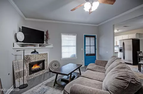 Living - 608 Shadowridge Dr, Brandon, MS 39047 photo 1 of 2
