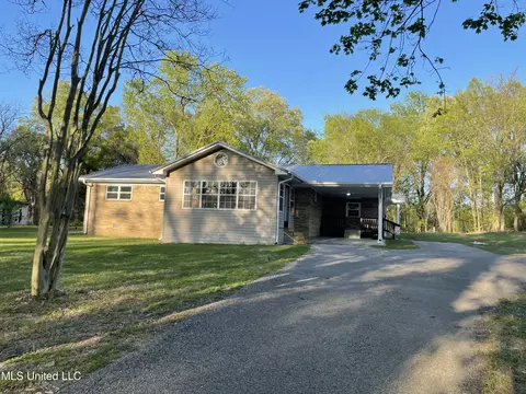 5069 Hwy 3, Sarah, MS 38665