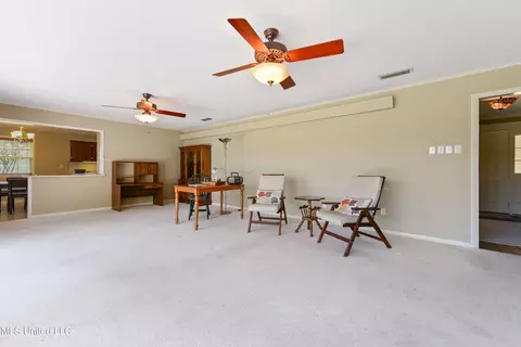 5212 Lakeview Dr, Moss Point, MS 39563 photo 10
