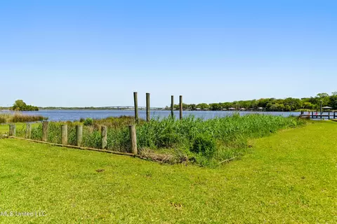 5212 Lakeview Dr, Moss Point, MS 39563 photo 29