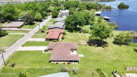 5212 Lakeview Dr, Moss Point, MS 39563 photo 27