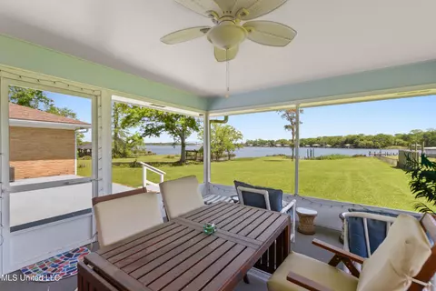 5212 Lakeview Dr, Moss Point, MS 39563 photo 24