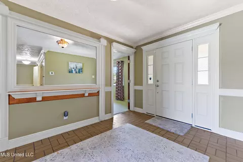 5212 Lakeview Dr, Moss Point, MS 39563 photo 7