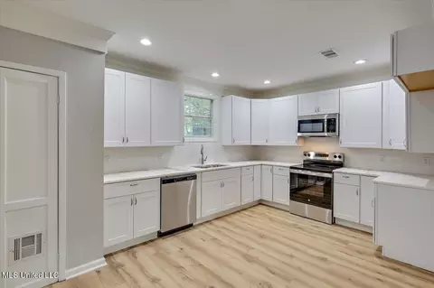 Kitchen - 1234 Adkins Blvd, Jackson, MS 39211 photo 1 of 2