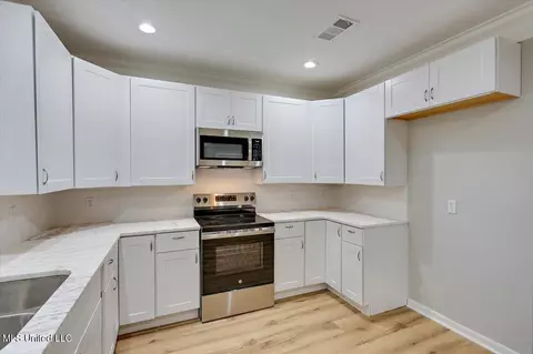 Kitchen - 1234 Adkins Blvd, Jackson, MS 39211 photo 2 of 2
