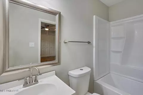 Bath - 1234 Adkins Blvd, Jackson, MS 39211 photo 1 of 3