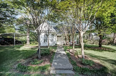 204 Pearl St, Brandon, MS 39042