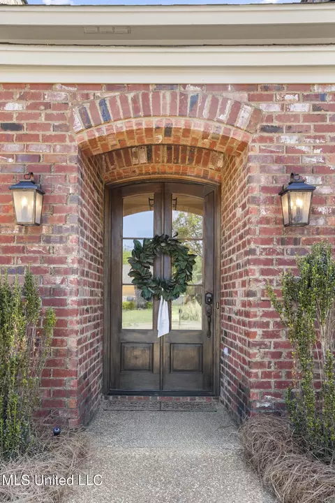 Entry Way - 543 Turtle Ln, Brandon, MS 39047 photo 1 of 4