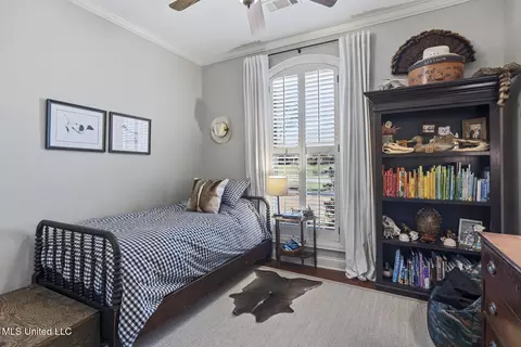 Bedroom - 543 Turtle Ln, Brandon, MS 39047 photo 2 of 4