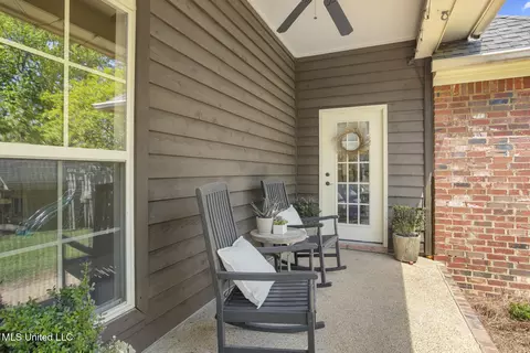Exterior - 543 Turtle Ln, Brandon, MS 39047 photo 3 of 11