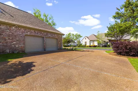 Exterior - 230 Belle Pointe Cir, Madison, MS 39110 photo 9 of 10
