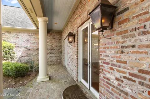 Exterior - 230 Belle Pointe Cir, Madison, MS 39110 photo 3 of 10