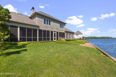 Exterior - 230 Belle Pointe Cir, Madison, MS 39110 photo 6 of 10
