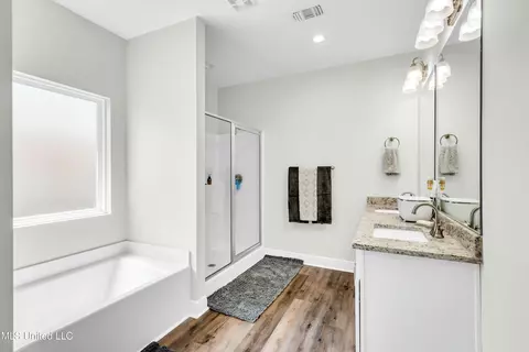 724 Waters View Dr, Biloxi, MS 39532 photo 19