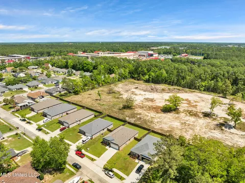 724 Waters View Dr, Biloxi, MS 39532 photo 32