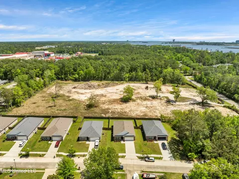 724 Waters View Dr, Biloxi, MS 39532 photo 29