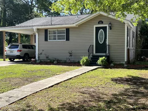 2126 Tyler Ave, Pascagoula, MS 39567