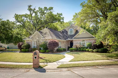 2502 Promenade Blvd, Ocean Springs, MS 39564