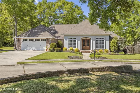 2507 Promenade Blvd, Ocean Springs, MS 39564