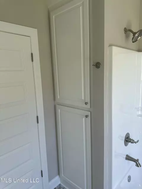Bath - 485 Aurora Cir, Canton, MS 39046 photo 11 of 11