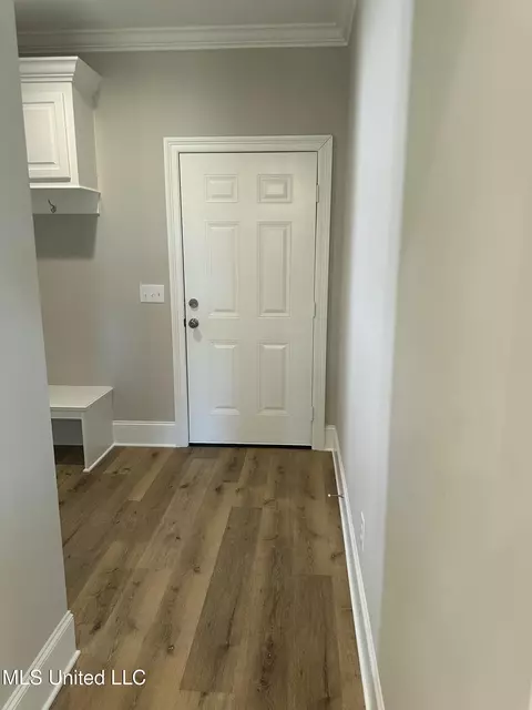 Entry Way - 485 Aurora Cir, Canton, MS 39046 photo 1 of 3