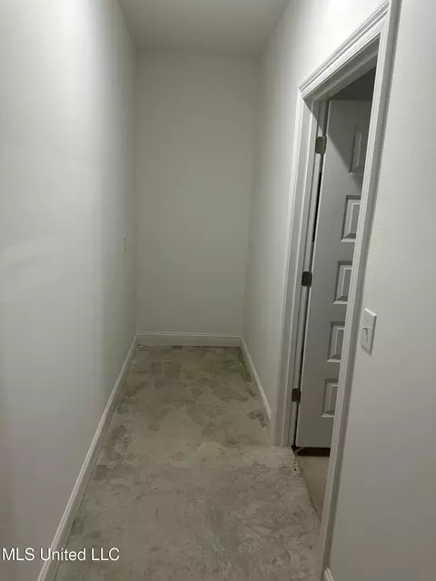 Entry Way - 485 Aurora Cir, Canton, MS 39046 photo 3 of 3