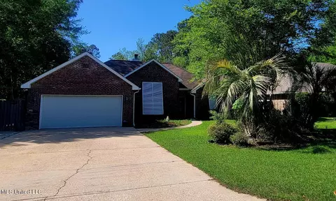 736 Anela Ct, Diamondhead, MS 39525