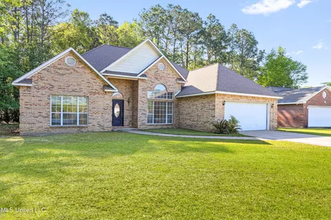 2309 Highland Dr, Gautier, MS 39553
