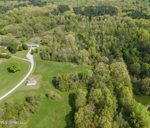 13950 Fairview Rd E, Byhalia, MS 38611