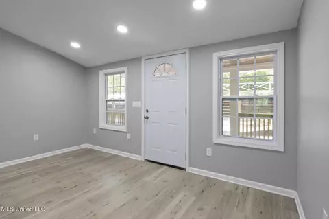 Living - 370 Mcgregor Rd, Wiggins, MS 39577 photo 3 of 3