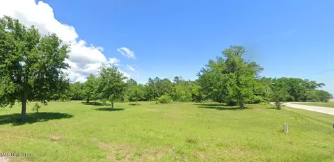 120 Fort Henry Ave, Pass Christian, MS 39571