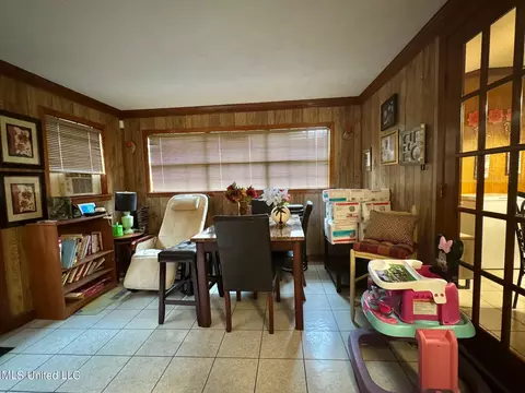 Dining - 2340 Queensroad Ave, Jackson, MS 39213 photo 1 of 1