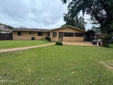 Exterior - 2340 Queensroad Ave, Jackson, MS 39213 photo 2 of 3