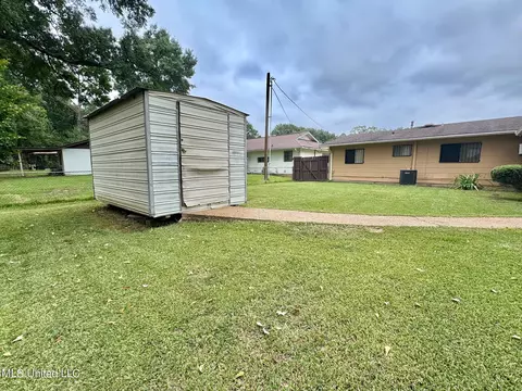 Exterior - 2340 Queensroad Ave, Jackson, MS 39213 photo 3 of 3