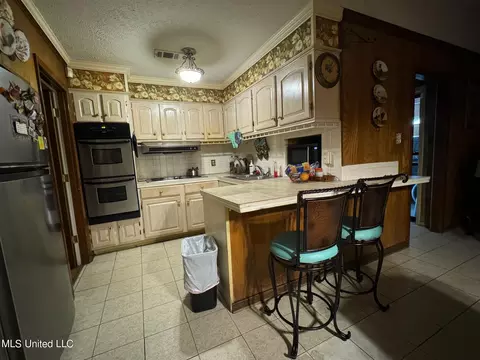 Kitchen - 2340 Queensroad Ave, Jackson, MS 39213 photo 1 of 4