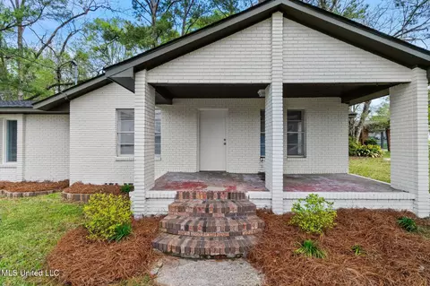 Exterior - 32 Pine St, Sumrall, MS 39482 photo 3 of 5