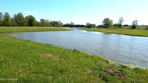 1050 Egypt Creek Rd, Sarah, MS 38665