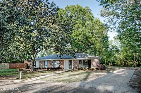 160 Chelsea Ct, Jackson, MS 39211