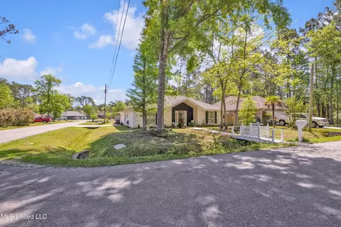 Exterior - 8316 Amoka Dr, Diamondhead, MS 39525 photo 2 of 10