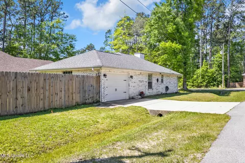 Exterior - 8316 Amoka Dr, Diamondhead, MS 39525 photo 9 of 10