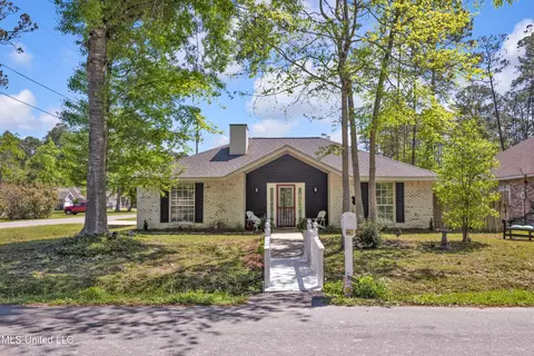 8316 Amoka Dr, Diamondhead, MS 39525