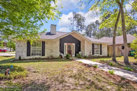 Exterior - 8316 Amoka Dr, Diamondhead, MS 39525 photo 4 of 10