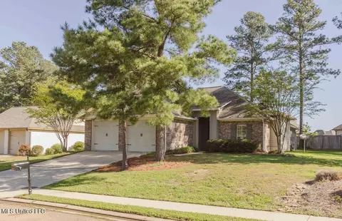 149 Hampton Pl, Madison, MS 39110