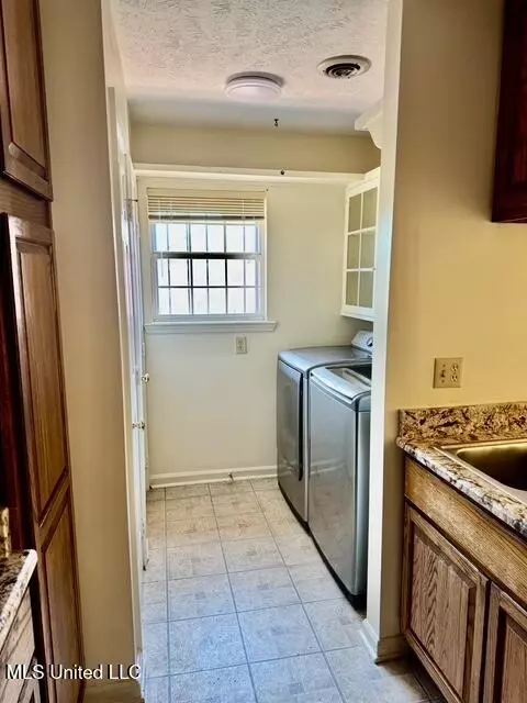 976 Garvin St, Jackson, MS 39206 photo 14