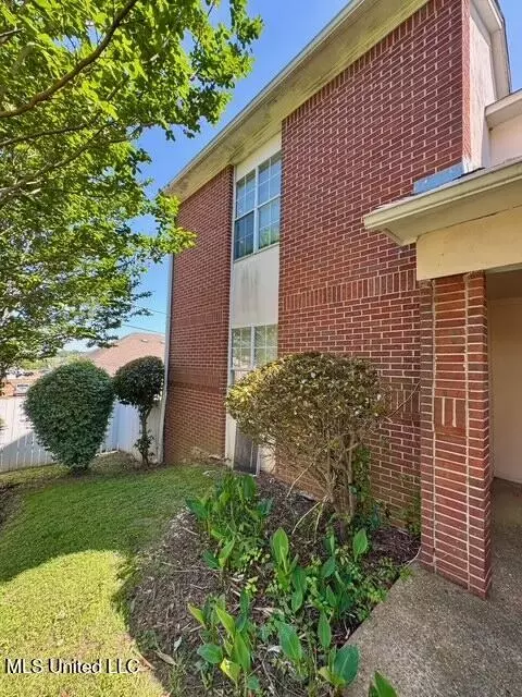 976 Garvin St, Jackson, MS 39206 photo 3