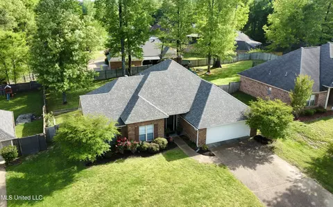 121 Rockbridge Cir, Clinton, MS 39056