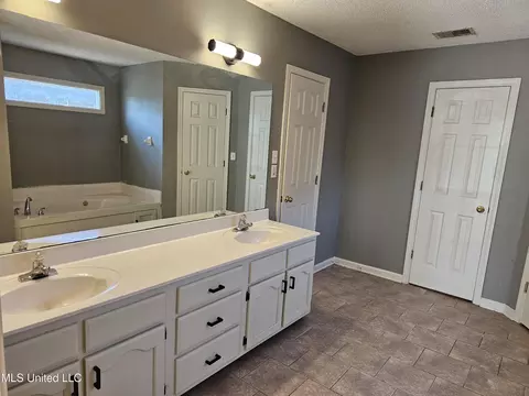 5746 Eagleston Dr, Olive Branch, MS 38654 photo 18