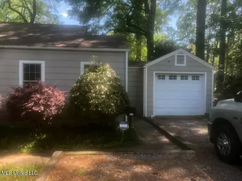 111 Cooper Rd, Jackson, MS 39212 photo 2
