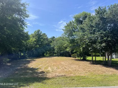 1308 Dunbar Ave, Bay Saint Louis, MS 39520
